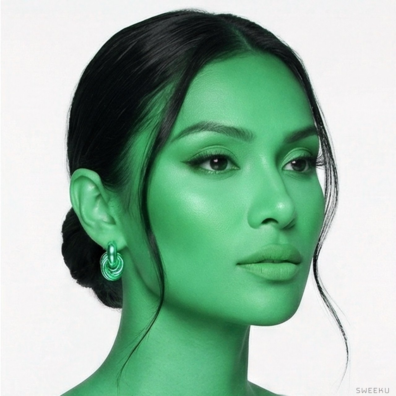 Voluminous Triple Knot Gold Studs