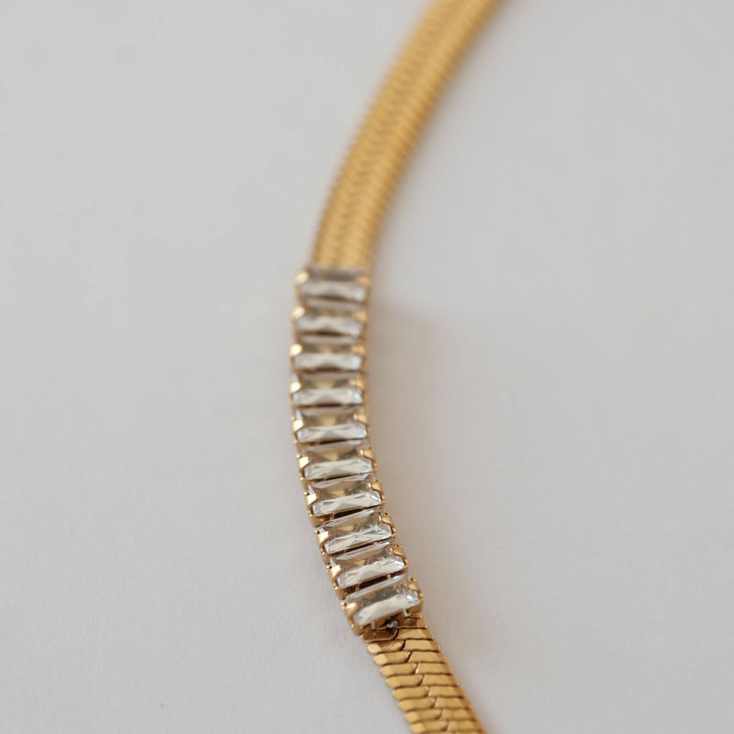 Silent Edge Necklace