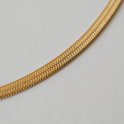 Silent Edge Necklace