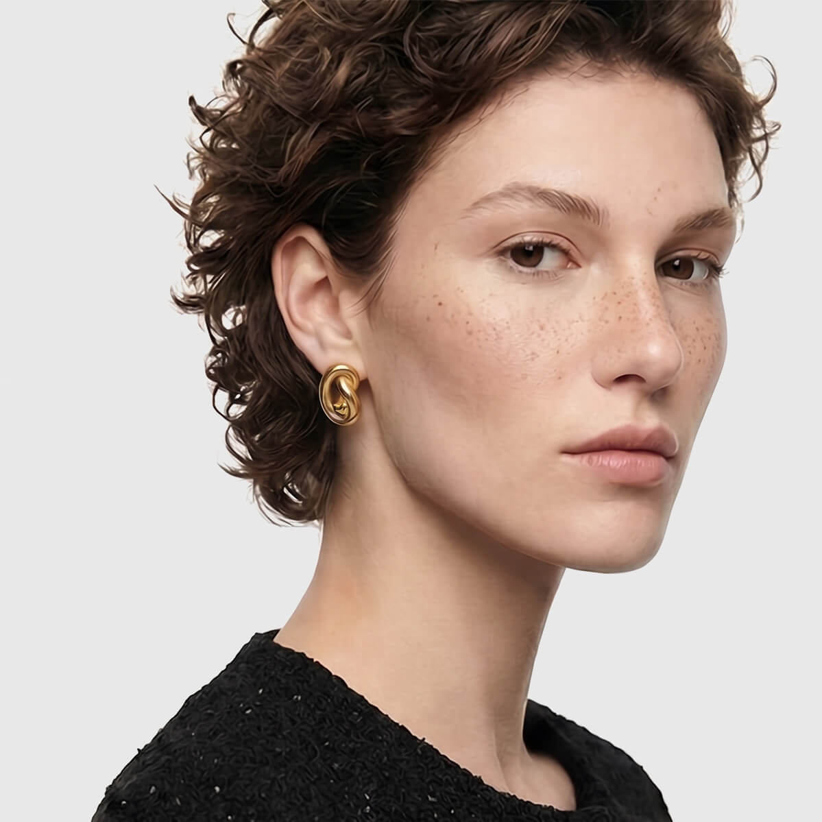 Sculptural Infinity Love Knot Gold Studs